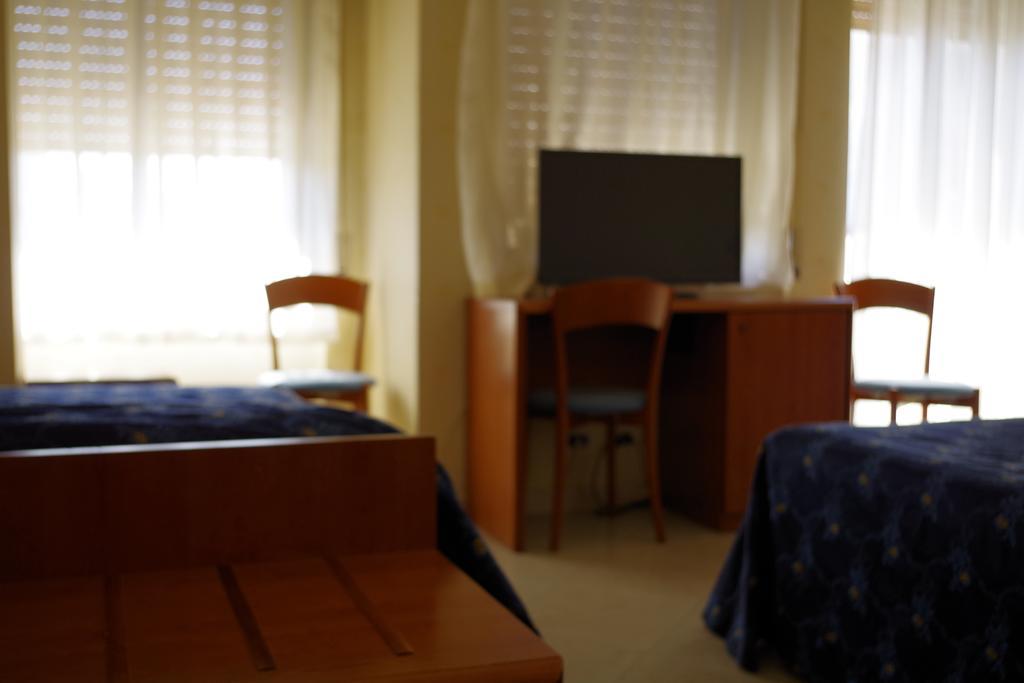 Hotel Kroma Ragusa Oda fotoğraf